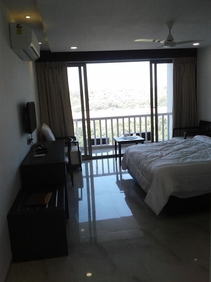 The Meera Hotel Derol Экстерьер фото